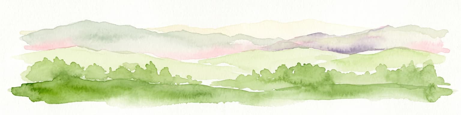 Una ilustración en acuarela de colinas verdes en capas y crestas montañosas lejanas, representadas en suaves tonos pastel sobre un fondo blanco.
