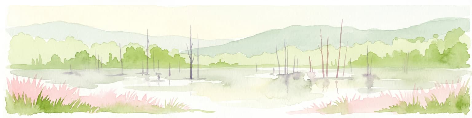 Una pintura en acuarela que representa un paisaje de humedal tranquilo con troncos de árboles delgados y desnudos que emergen del agua, respaldados por suaves colinas verdes onduladas y vegetación exuberante.