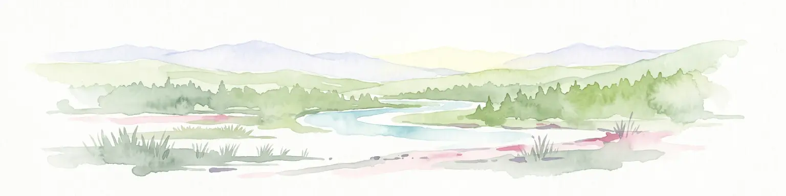 Una suave ilustración en acuarela que muestra un río serpenteante a través de un valle boscoso con colinas onduladas al fondo.