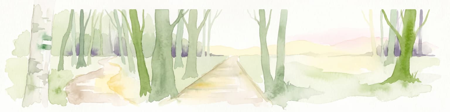 Una pintura en acuarela que muestra un sendero de color claro que se adentra en un bosque de árboles verdes contra un cielo pálido.