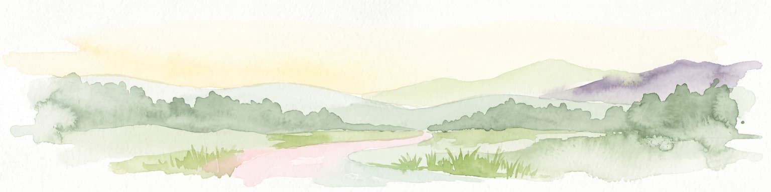 Acuarela de un paisaje montañoso y verde, con montañas onduladas al fondo y vegetación en primer plano.