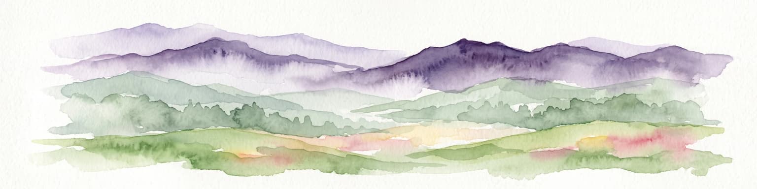 Ilustración en acuarela de cadenas montañosas en capas con picos púrpuras que se desvanecen en un primer plano verde y amarillo.