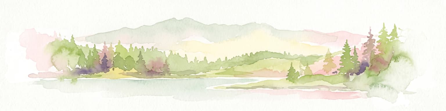 Una pintura en acuarela que muestra un lago, una orilla boscosa y montañas lejanas en una paleta suave.