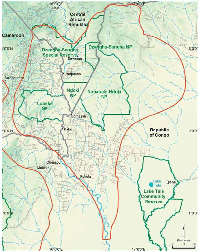 Mapa del Paisaje Transfronterizo Sangha Trinacional, que muestra áreas protegidas como el Parque Nacional Dzanga-Ndoki, el Parque Nacional Lobéké y la Reserva Comunitaria del Lago Télé en África Central