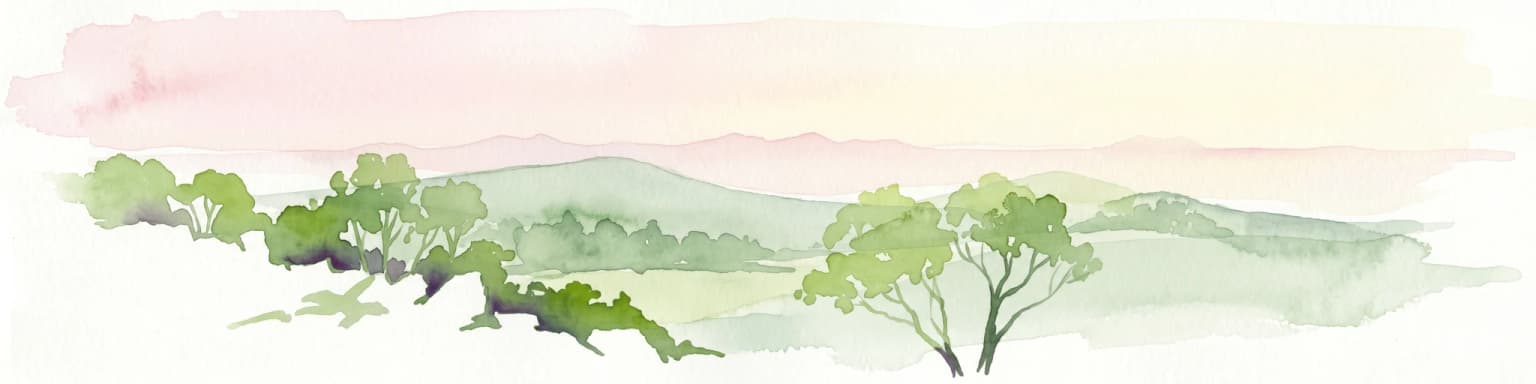 Pintura de acuarela de árboles verdes, colinas onduladas y un cielo pastel.
