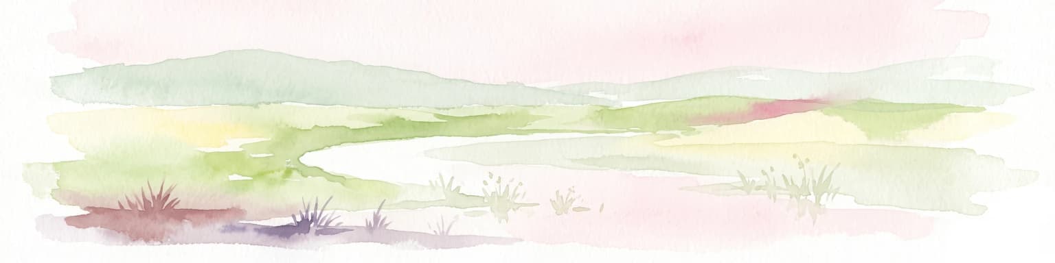 Una ilustración suave en acuarela que muestra una zona de humedal tranquila y curva, con suaves colinas verdes al fondo y vegetación dispersa en primer plano.