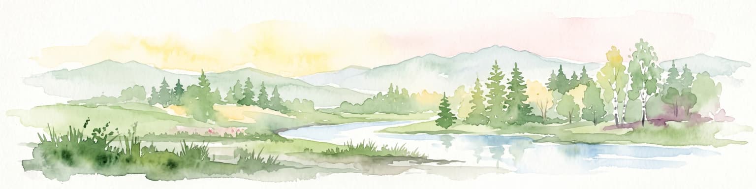 Una pintura horizontal en acuarela que representa un río sereno fluyendo a través de un paisaje boscoso con suaves colinas onduladas al fondo.