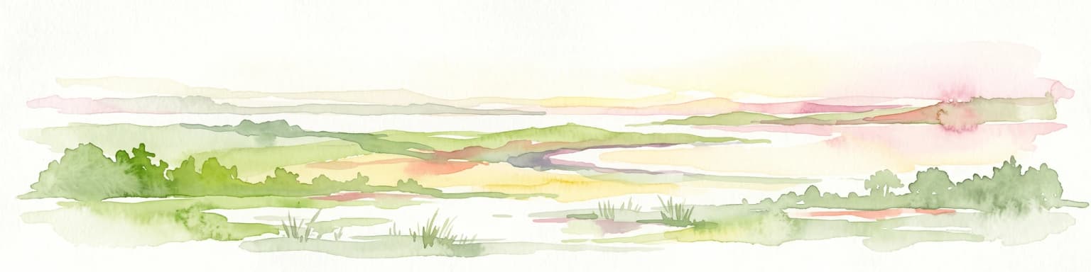 Una suave pintura de acuarela que muestra una vista panorámica de colinas verdes, prados y agua, con un cielo claro al amanecer o al atardecer.