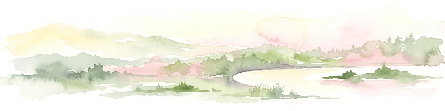 Ilustración en acuarela de un paisaje suave en tonos pastel, con colinas onduladas, pendientes suaves y bosques dispersos sobre un fondo claro.