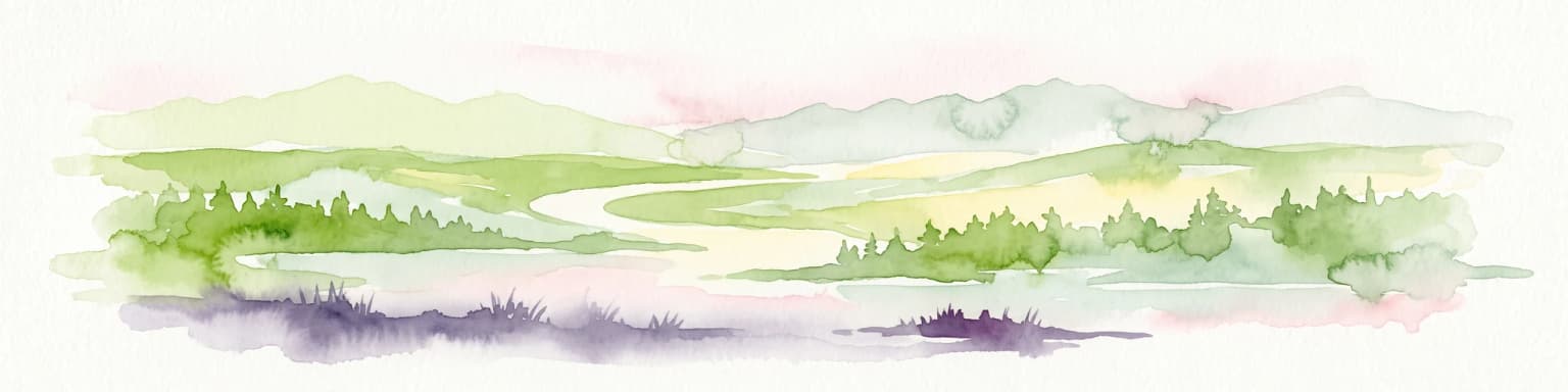 Una pintura en acuarela que muestra una vista panorámica de un río serpenteando a través de un bosque de taiga verde con montañas lejanas al fondo.