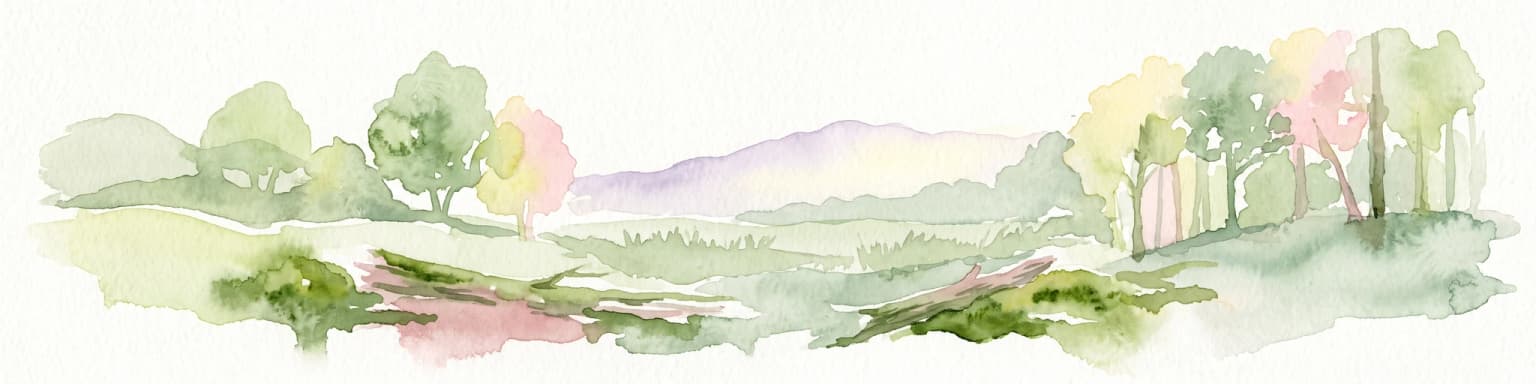 Una pintura horizontal en acuarela que muestra un paisaje suave e impresionista con árboles a ambos lados y una colina ondulada y suave al fondo.