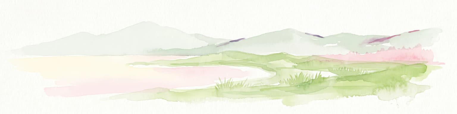 Una ilustración en acuarela de un paisaje con suaves colinas verdes y una zona de agua rosada, sobre un fondo blanco liso.