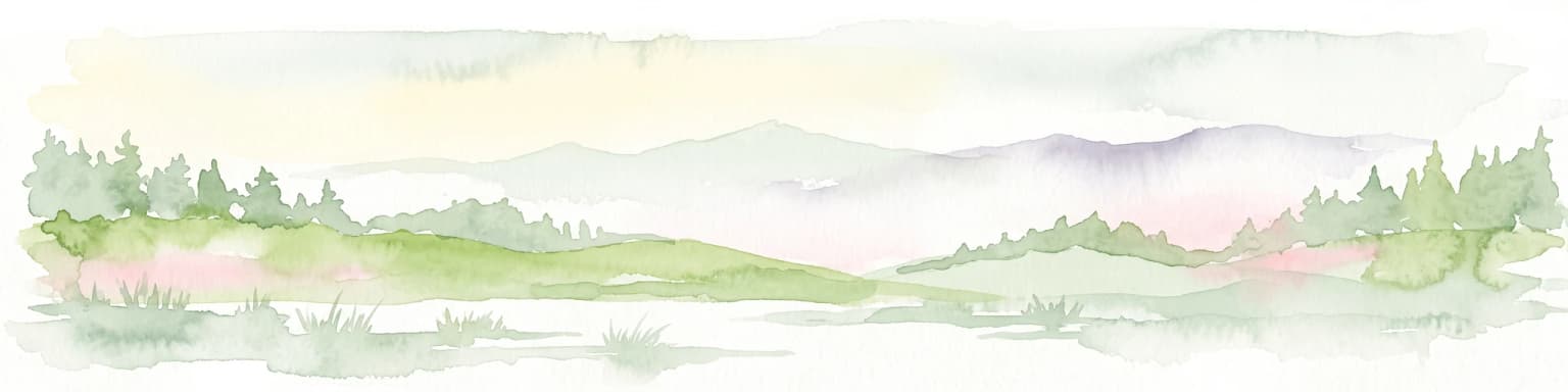 Una acuarela pálida y de enfoque suave que muestra un paisaje horizontal de colinas onduladas verdes, colinas lejanas en tonos púrpura y gris, y grupos de coníferas.