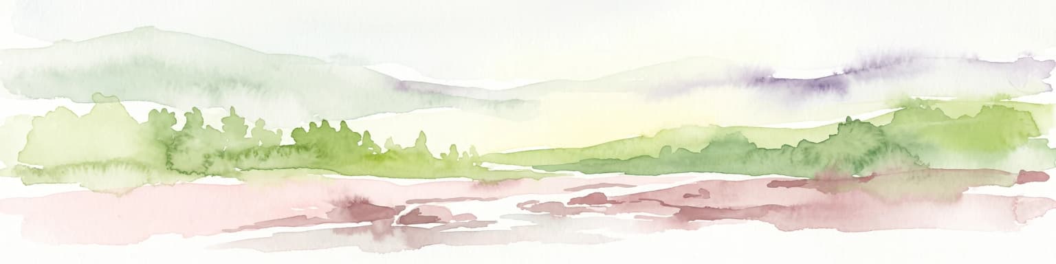 Una amplia pintura a acuarela que muestra un paisaje con árboles y arbustos verdes en el plano medio, colinas púrpuras en el fondo y un primer plano rosáceo.